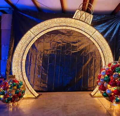 16' Classic Walkthrough Ornament Arch Dimensional Display